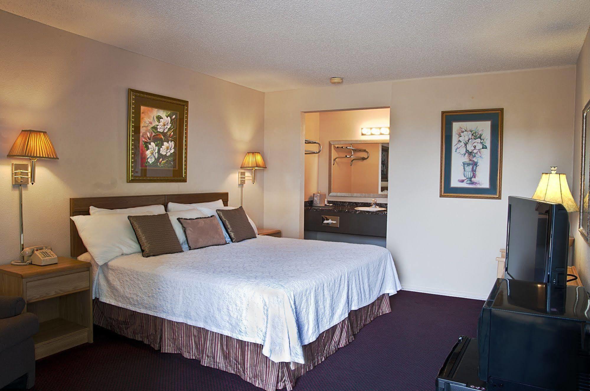 Regency Inn ユリーカ・スプリングス エクステリア 写真