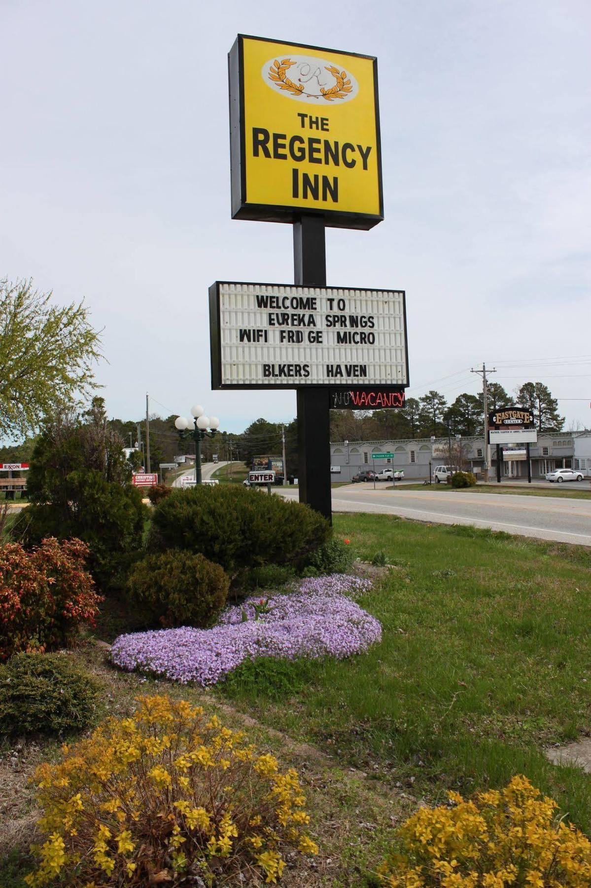 Regency Inn ユリーカ・スプリングス エクステリア 写真